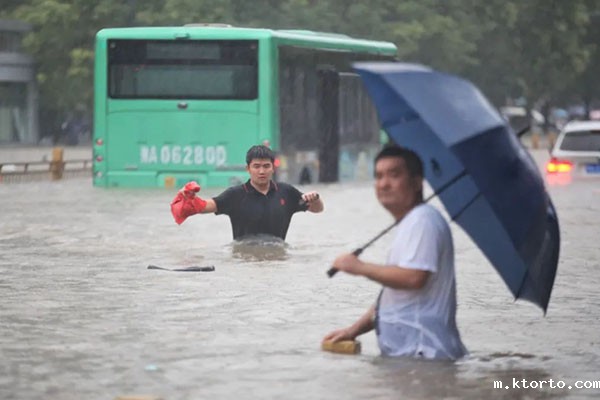 郑州特大暴雨千年一遇图片 郑州特大暴雨千年一遇图片